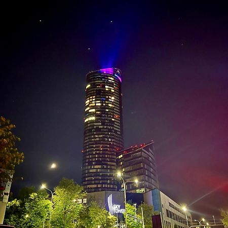 Apartamenty W Sky Tower Wroclaw Exterior photo
