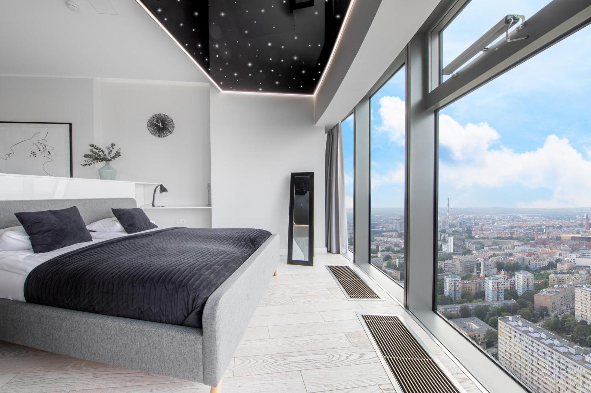 Apartamenty W Sky Tower Wroclaw Exterior photo