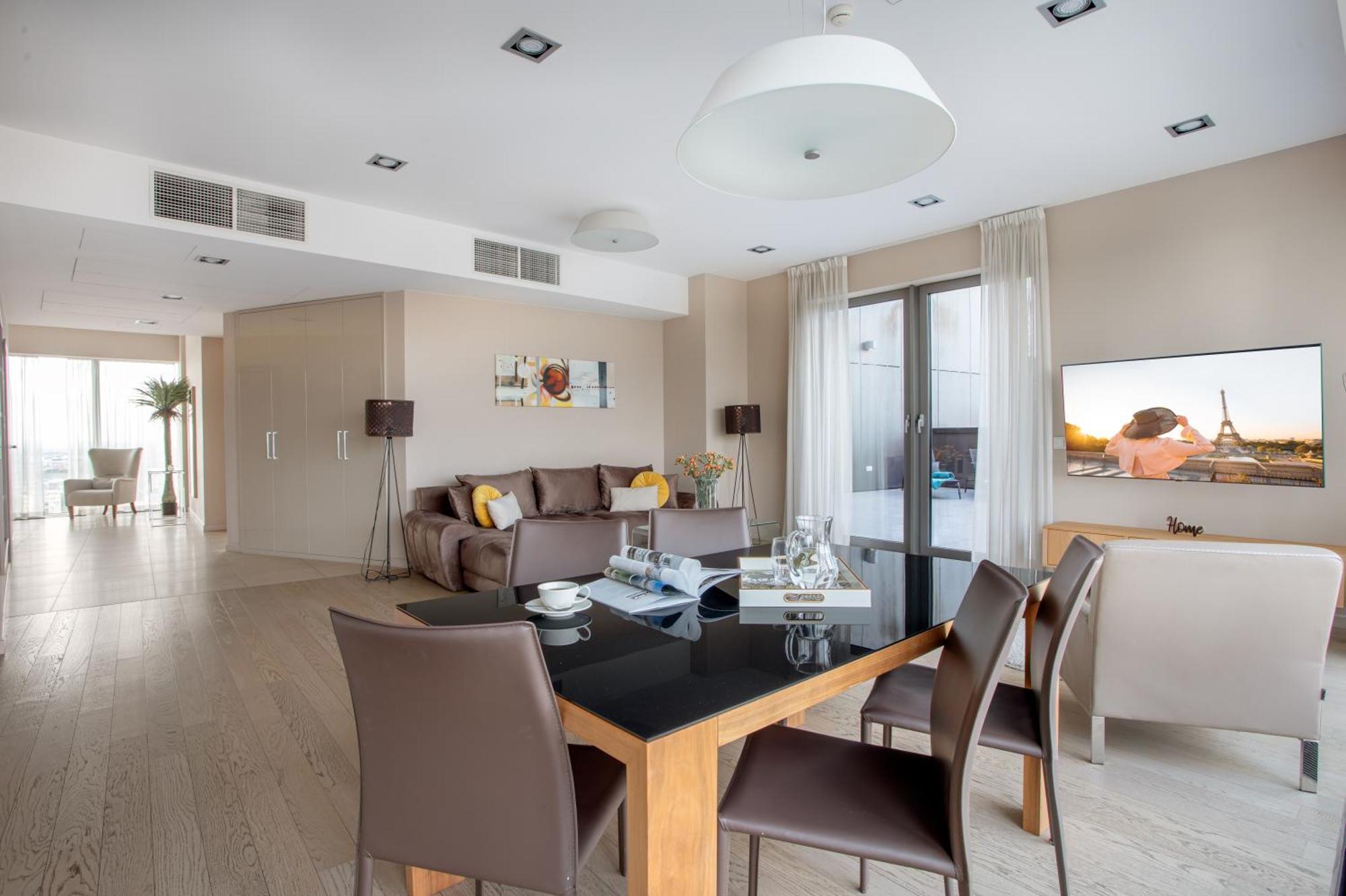 Apartamenty W Sky Tower Wroclaw Exterior photo